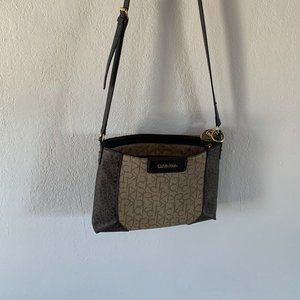 Calvin Klein - Crossbody Bag